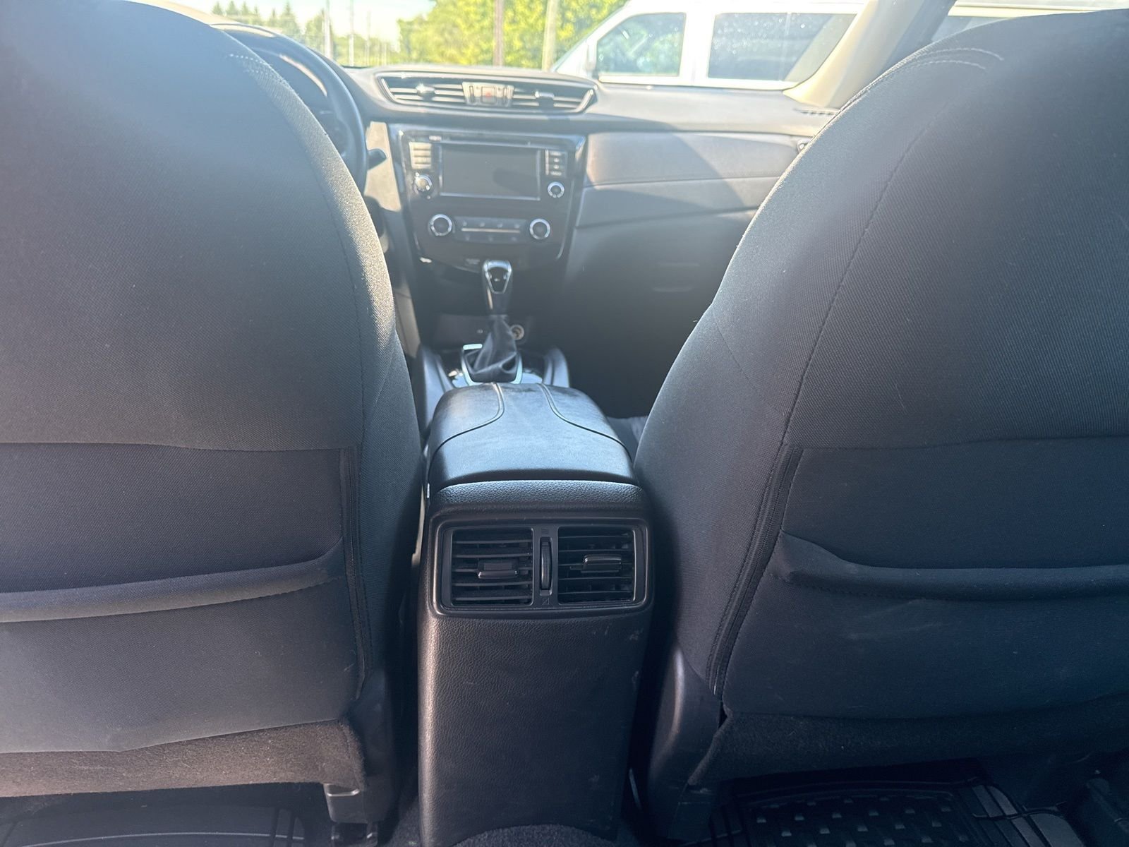 Used 2018  Nissan S image 18