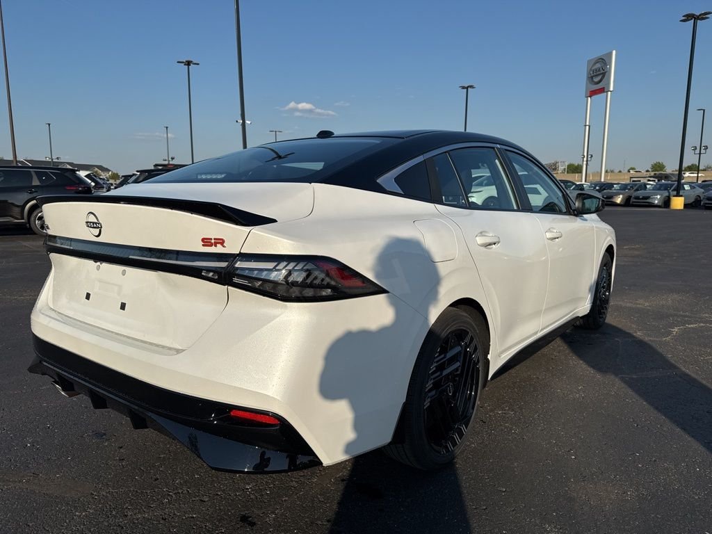New 2026 Aspen White TriCoat / Super Black Two-tone Nissan SR image 3
