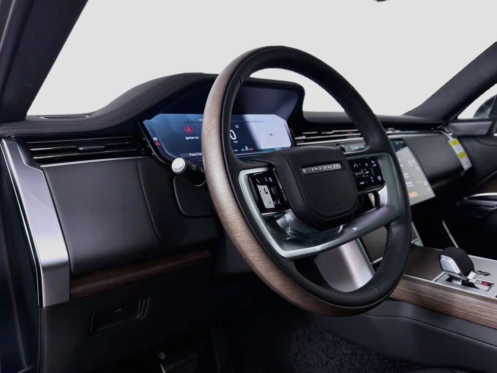 New 2026 Carpathian Grey Land Rover SE image 9