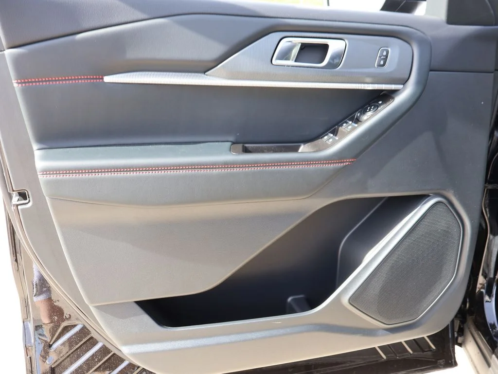New 2026 Agate Black Metallic Ford ST-Line image 23