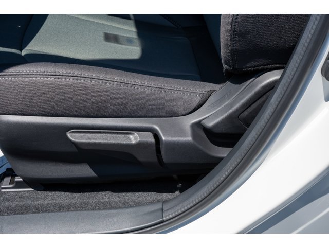 New 2026 CRYSTAL WHITE PEARL Subaru Premium image 29