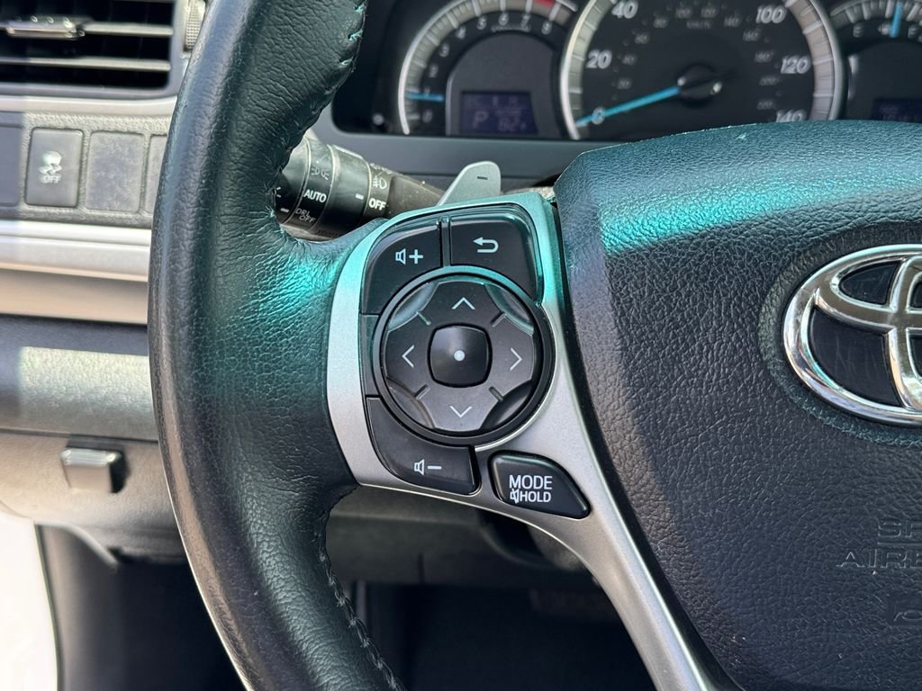 Used 2014 White Toyota SE image 11