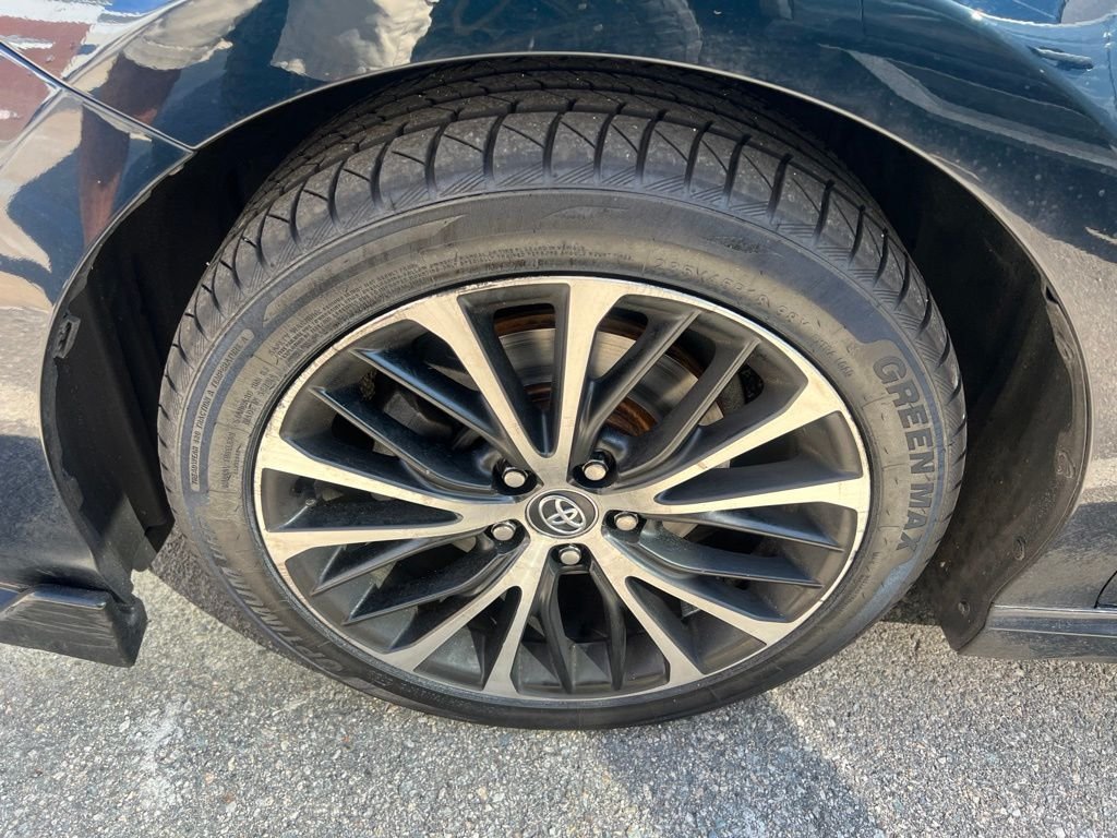 Used 2020 Blue Toyota SE image 3