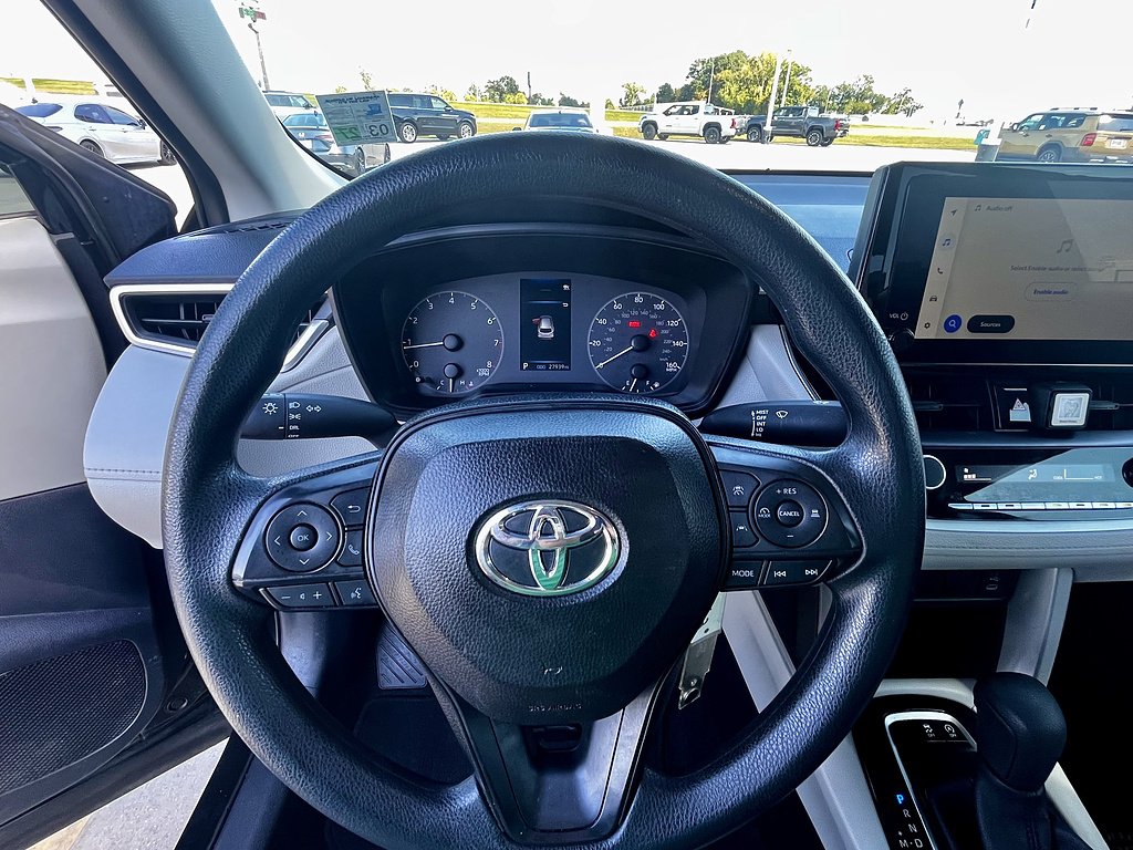 Used 2025 Jet Black Toyota L image 19