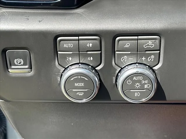 New 2026 Sterling Metallic GMC AT4X image 30