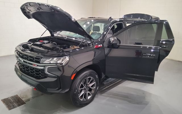 Used 2022 Black Chevrolet Z71 image 11