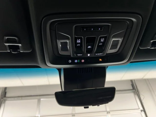 Used 2024 White GMC AT4 image 38