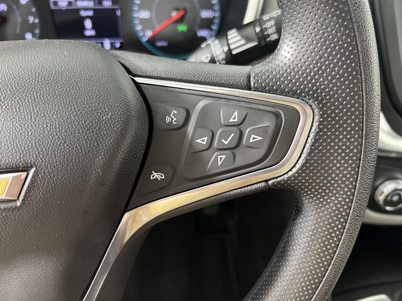Used 2024 Sterling Gray Metallic Chevrolet LS image 15
