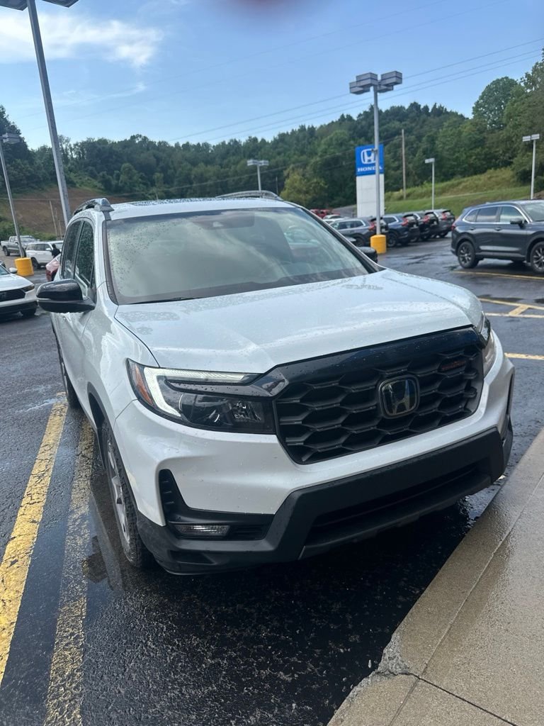 Used 2023 White Honda TrailSport image 3