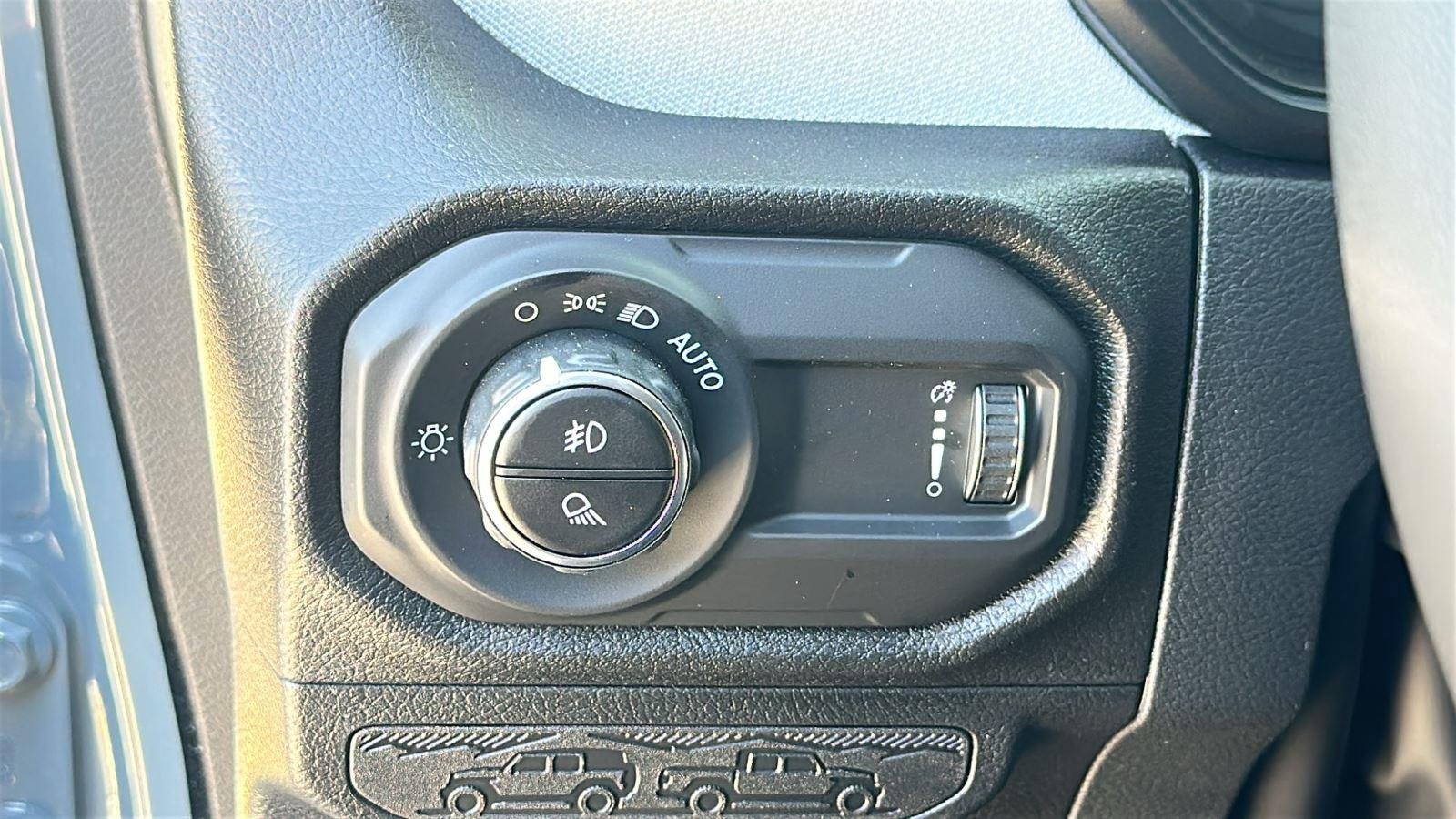 New 2026 Anvil Clear-Coat Exterior Paint Jeep Sport S image 13
