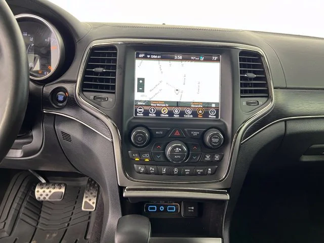 Used 2018 Bright White Clearcoat Jeep High Altitude image 31