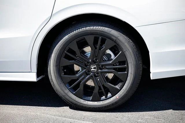 New 2026 Platinum White Pearl Honda Sport-L image 8
