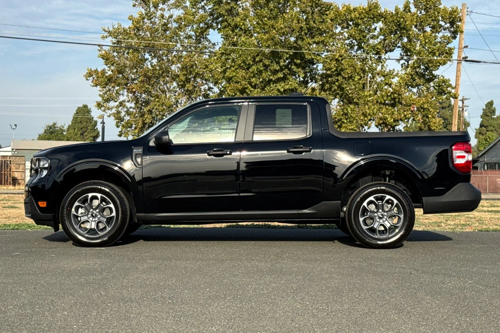 New 2026 Shadow Black Ford XLT image 8