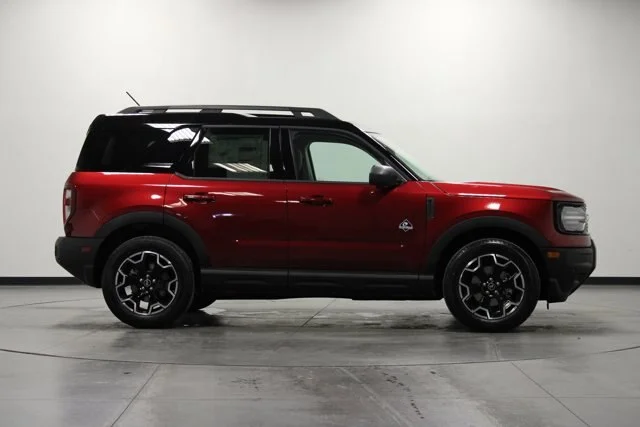 New 2025 Ruby Red Metallic Tinted Clearcoat Ford Outer Banks® image 27