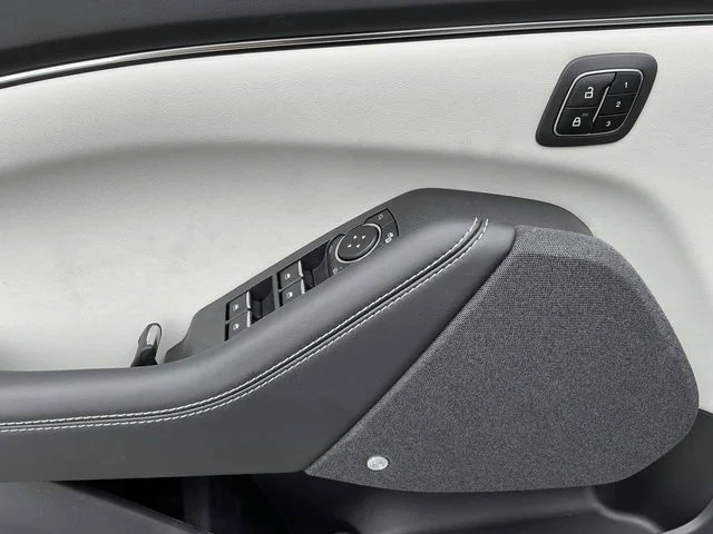 2025 Ford Mustang Mach-E Premium - Photo 11