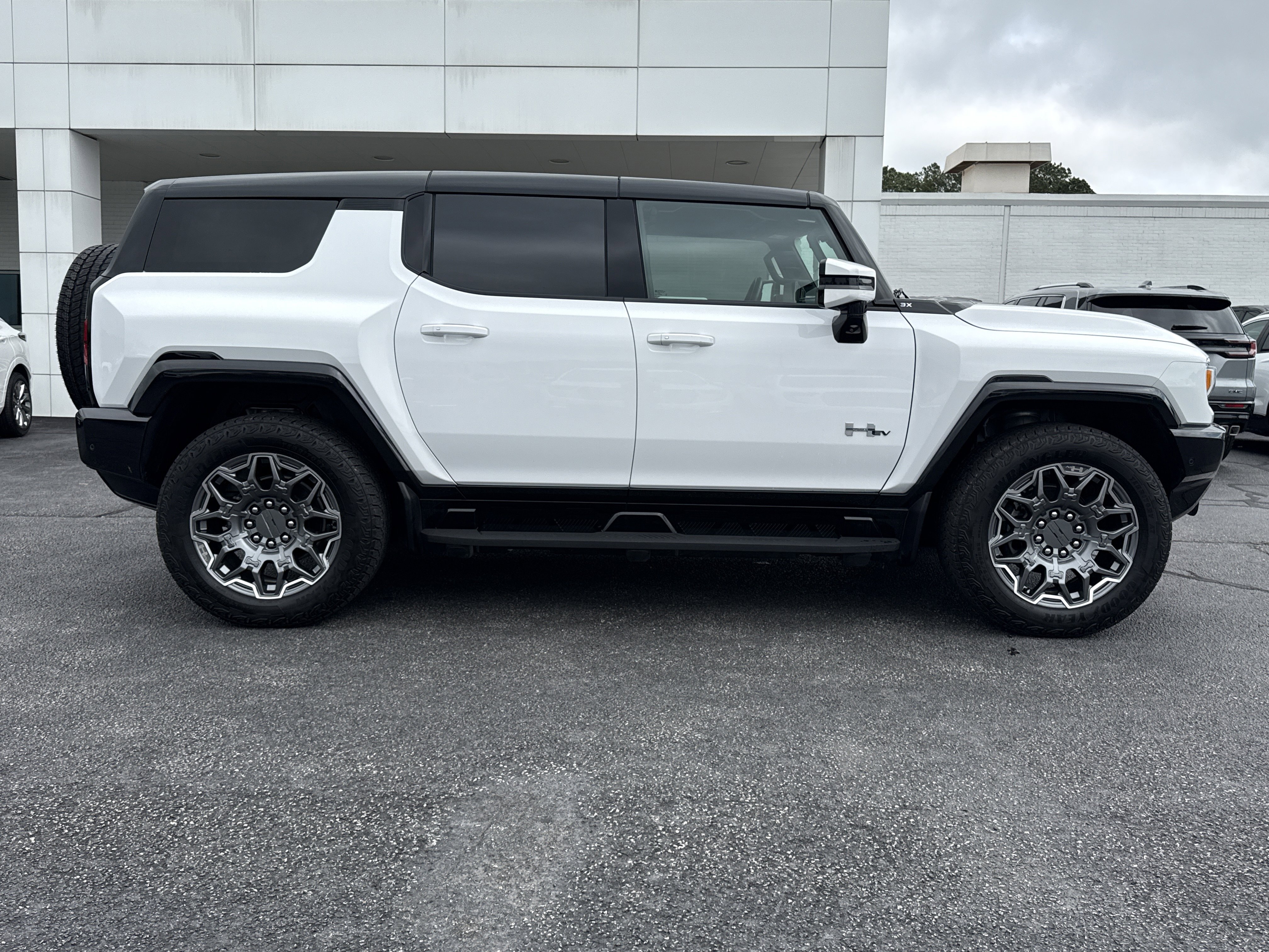 Used 2025 GMC HUMMER EV 3X with VIN 1GKB0RDCXSU105551 for sale in Fayetteville, AR