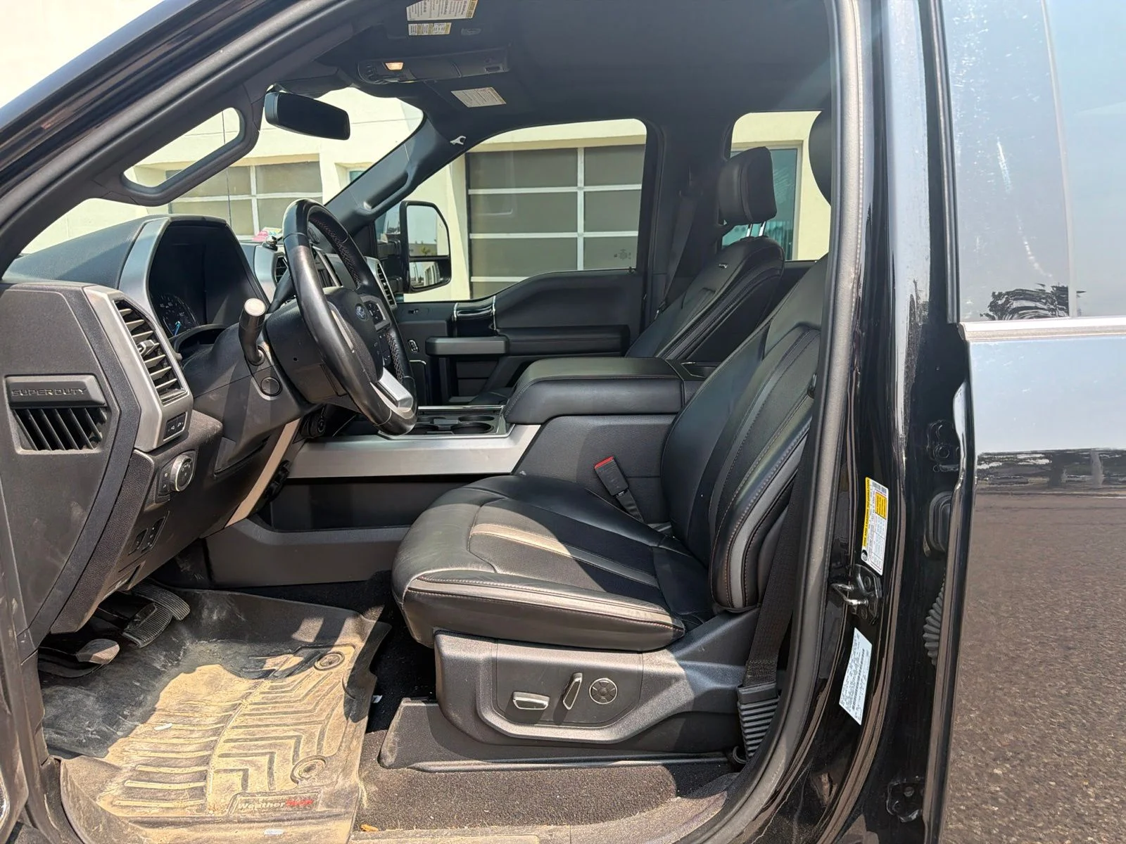 Used 2021 Black Metallic Ford Platinum image 5