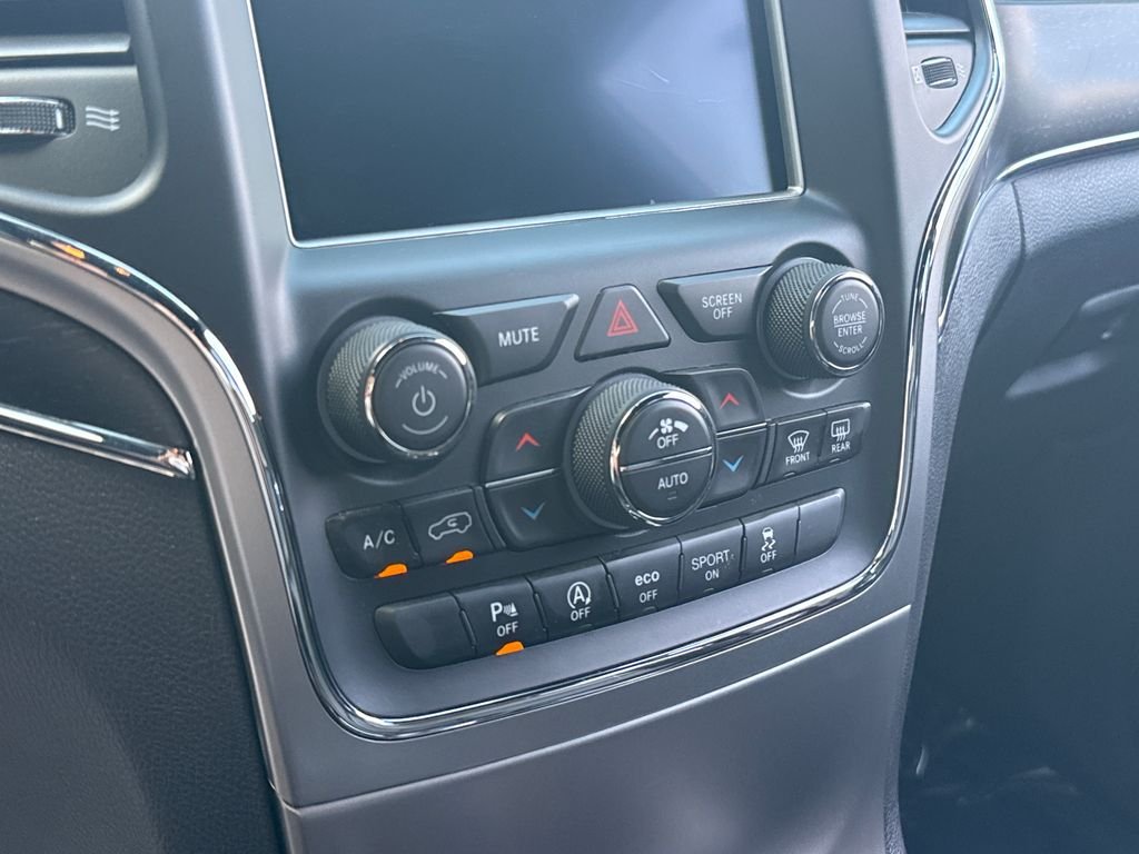Used 2018 Gray Jeep Limited image 19