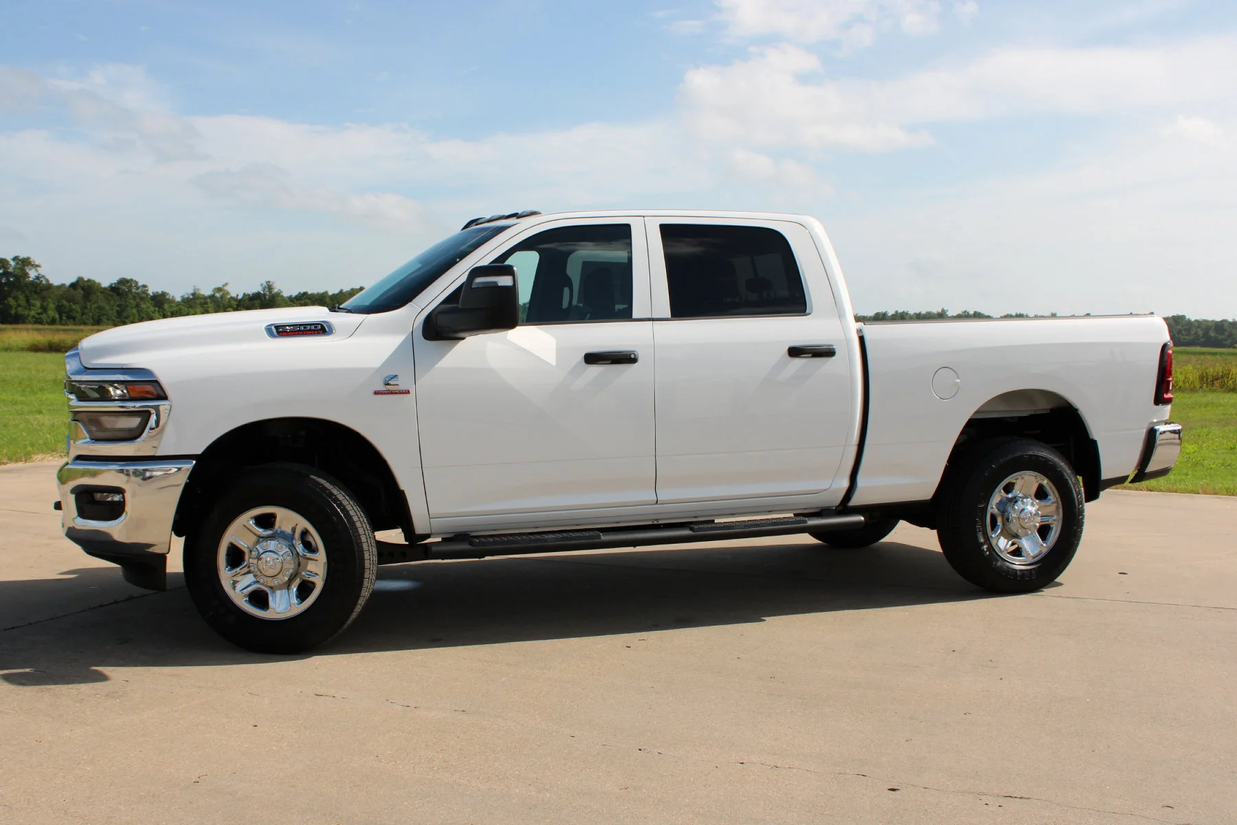New 2026 Bright White Clear-Coat Exterior Paint RAM Tradesman image 31