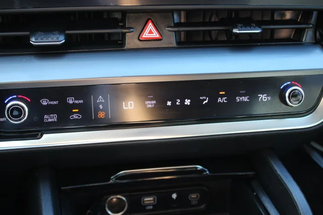 Used 2023 Black Kia EX image 9