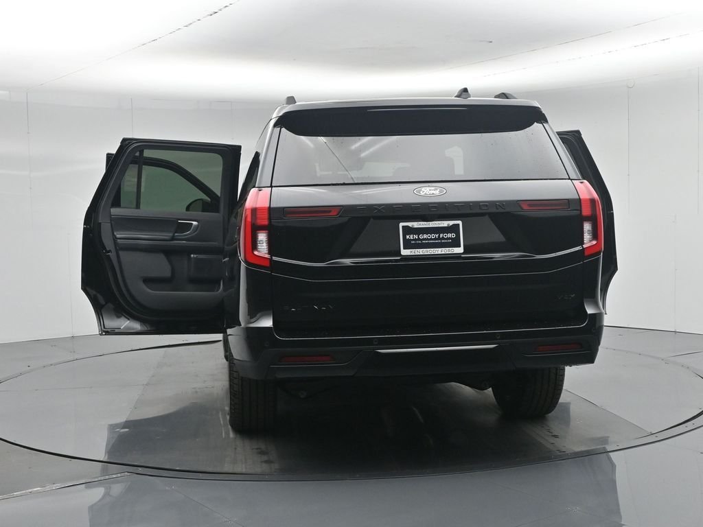 New 2026 Agate Black Metallic Ford Platinum image 35