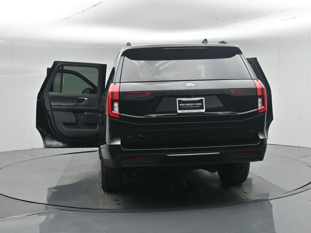 New 2026 Black Ford Platinum image 35