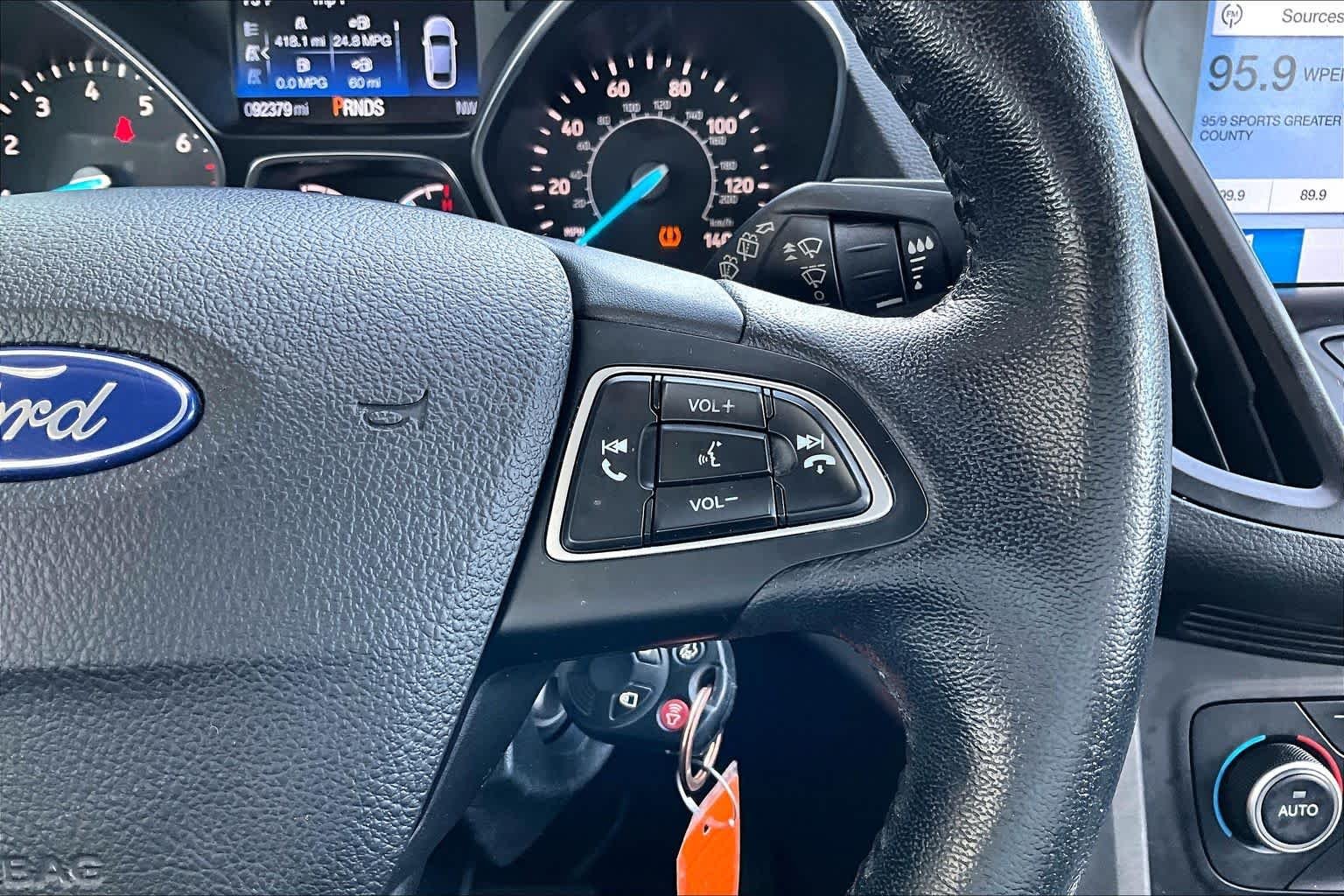 Used 2018 Oxford White Ford SEL image 25