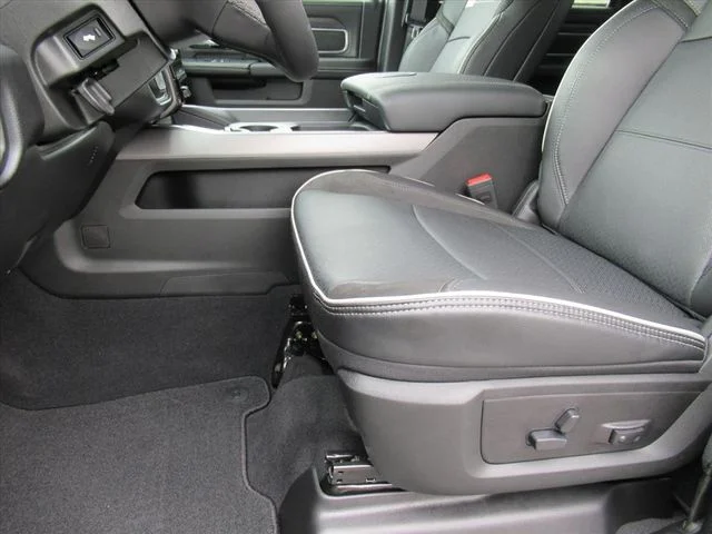 2026 RAM 2500 Laramie - Photo 18