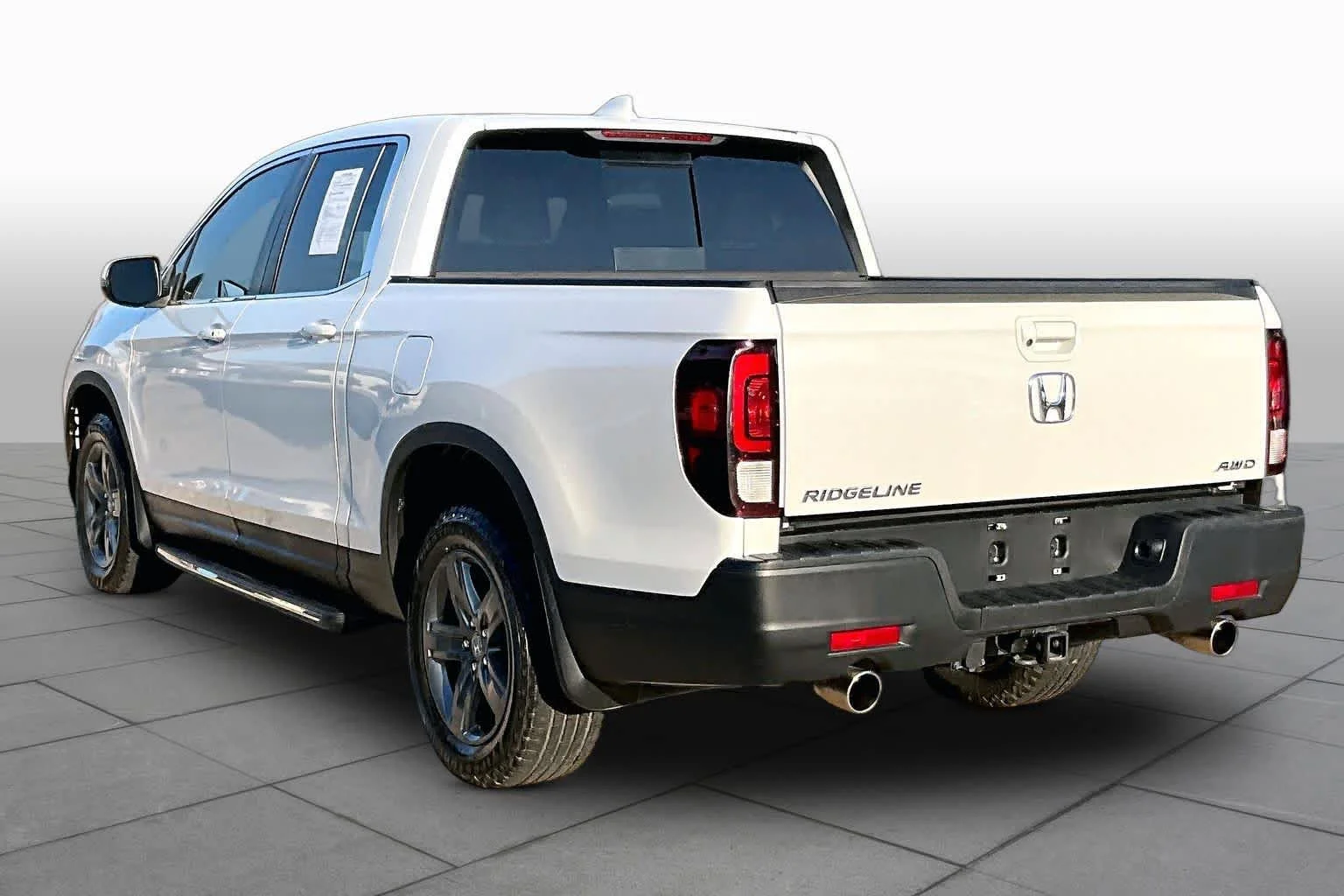 Certified Used 2022 Platinum White Pearl Honda RTL image 12