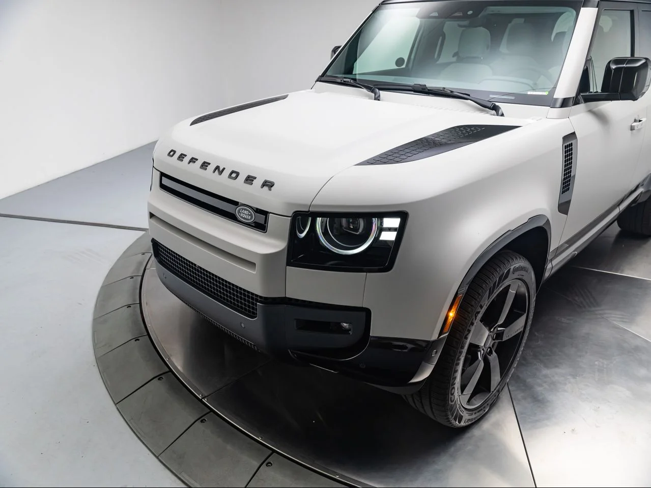 New 2026 Borasco Grey Land Rover P400 X-Dynamic SE image 9