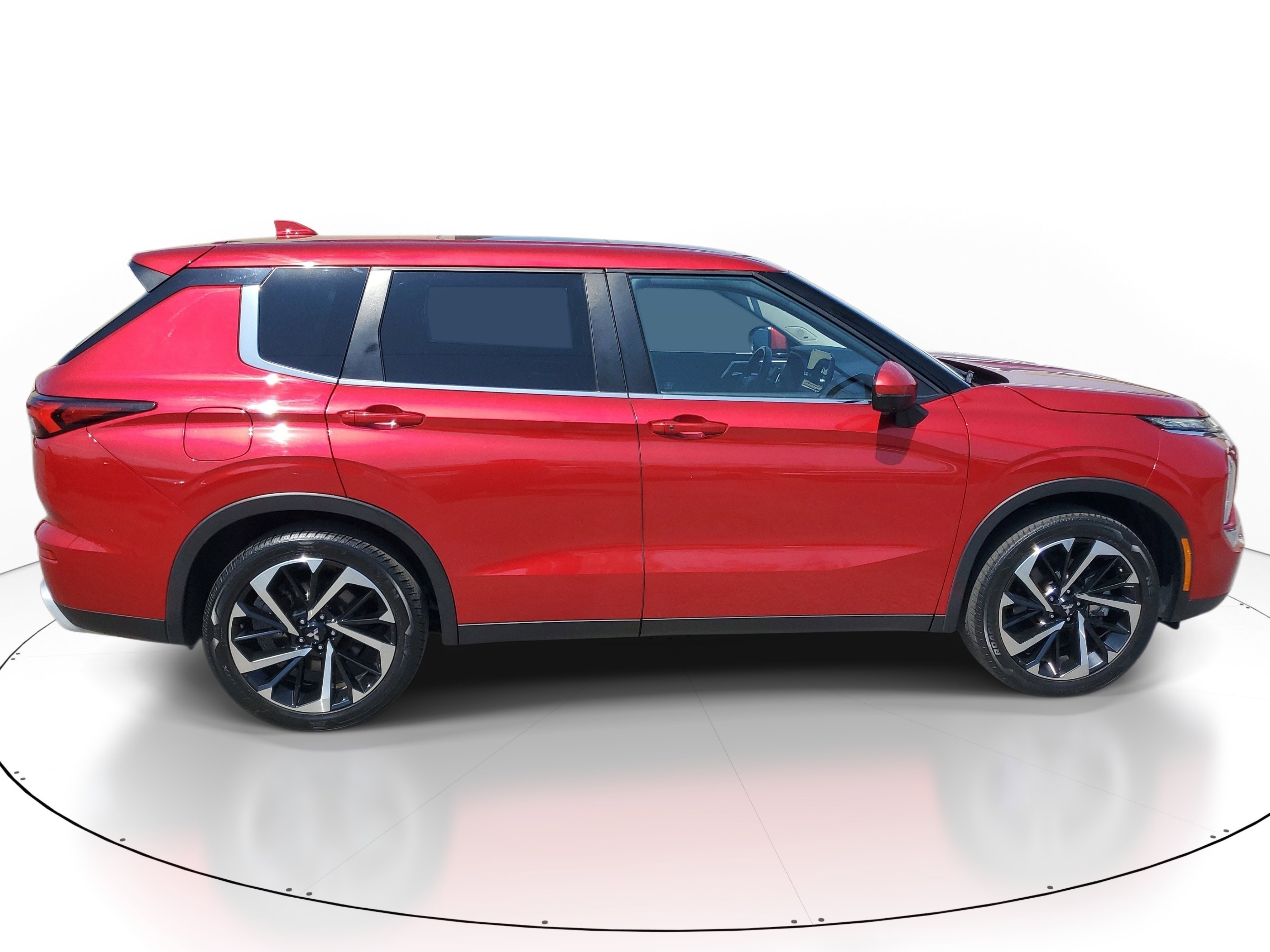 Used 2023 Red Mitsubishi SE image 3