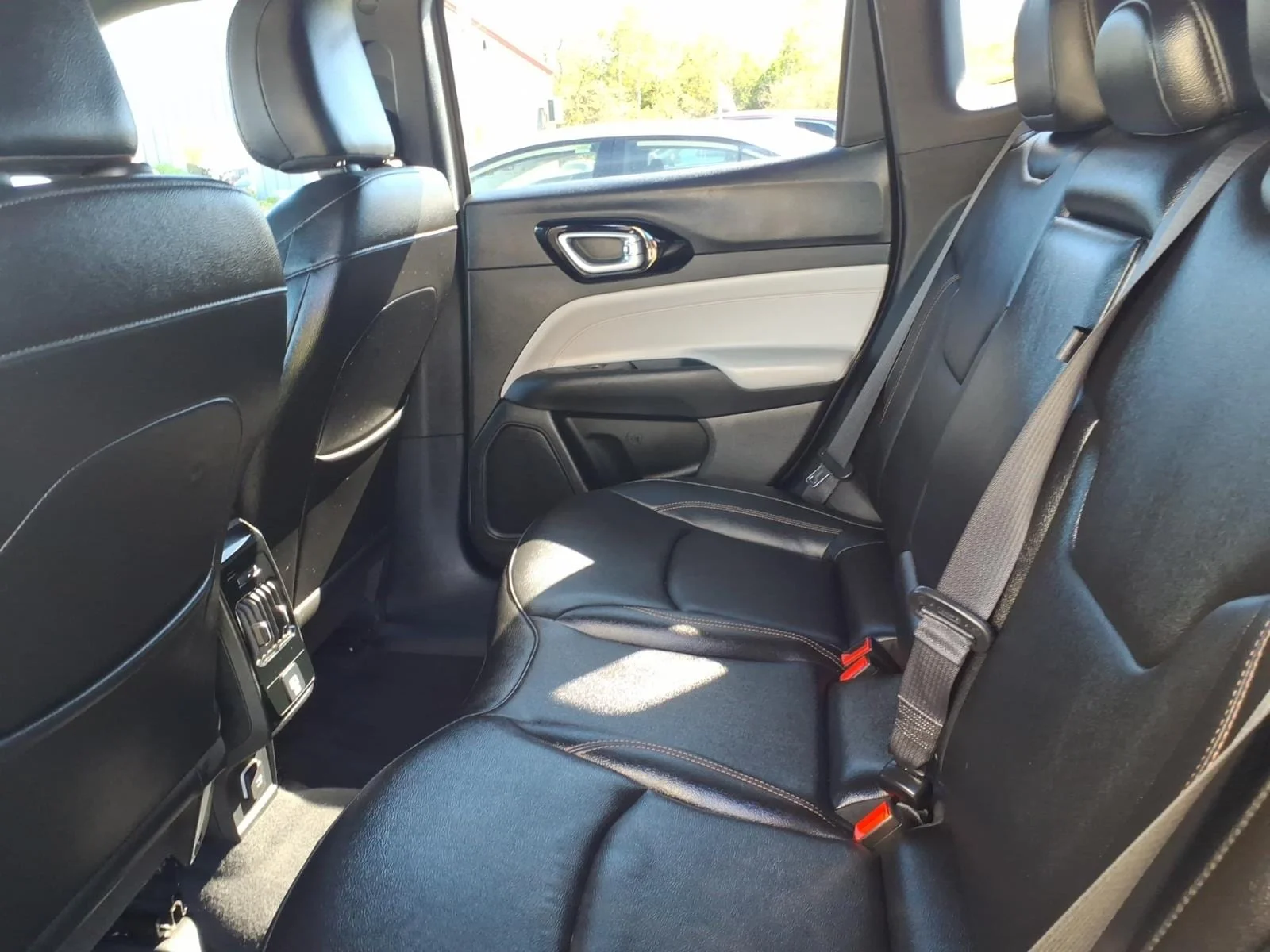 Used 2024 Gray Clearcoat Jeep Limited image 14