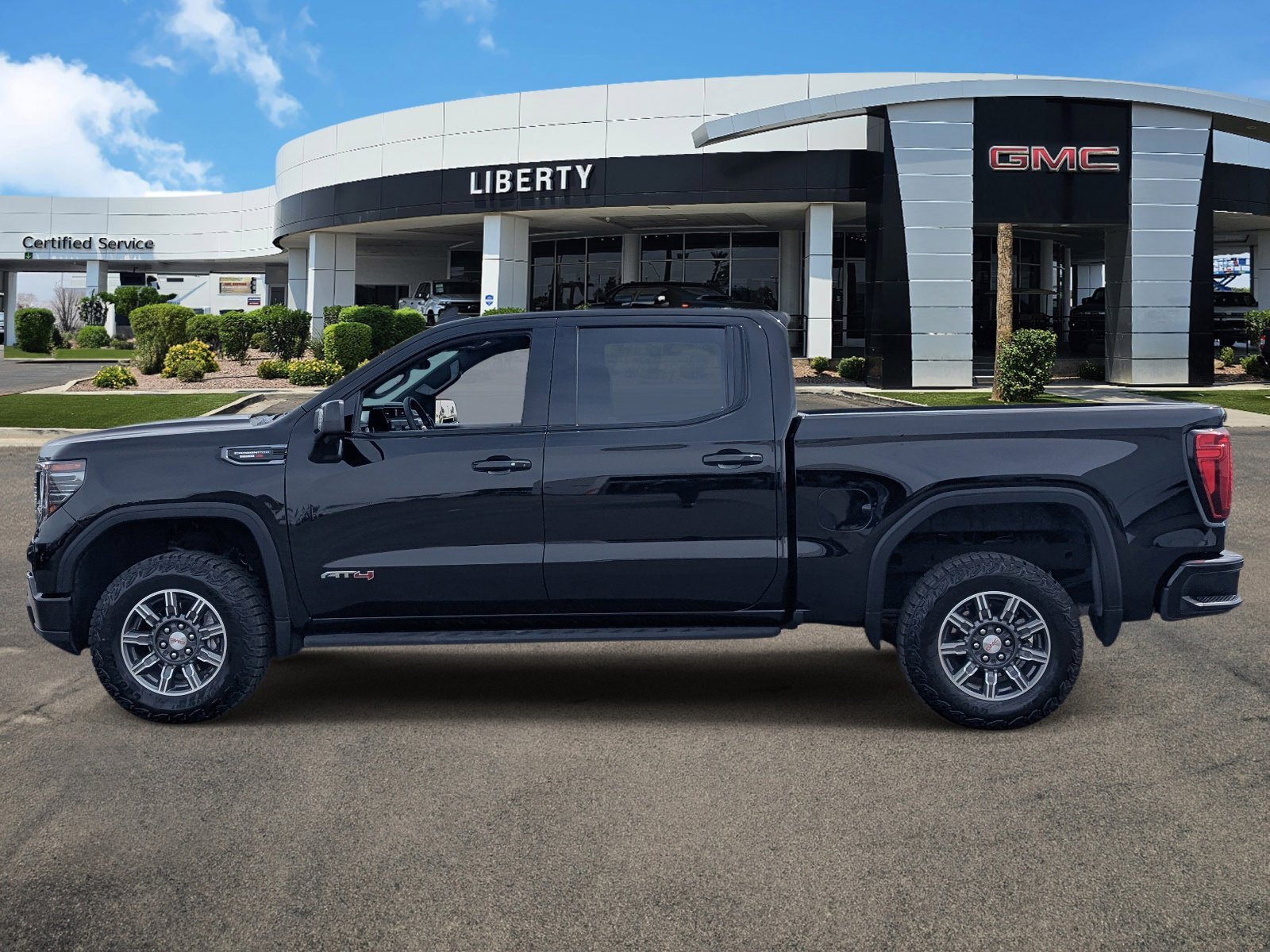 Used 2024 Onyx Black GMC AT4 image 35