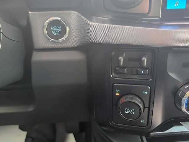2025 Ford F-250 Super Duty Platinum - Photo 31