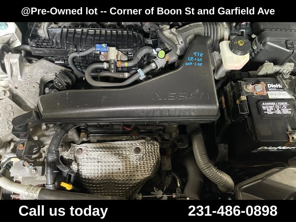 Used 2017  Nissan SL image 9