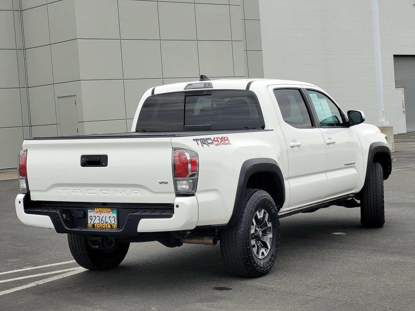 Used 2023 White Toyota  image 4