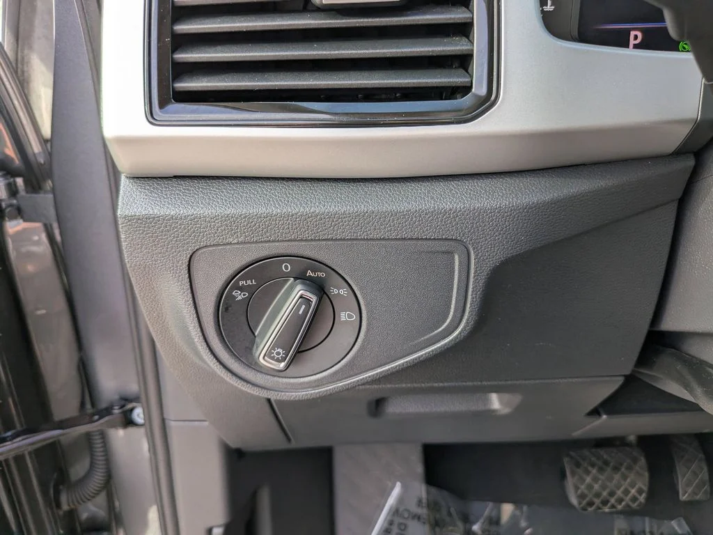 Used 2023 Gray Volkswagen SEL image 27