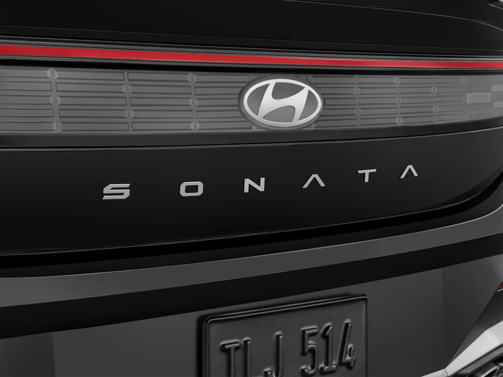 Used 2024 Black Hyundai SEL image 55