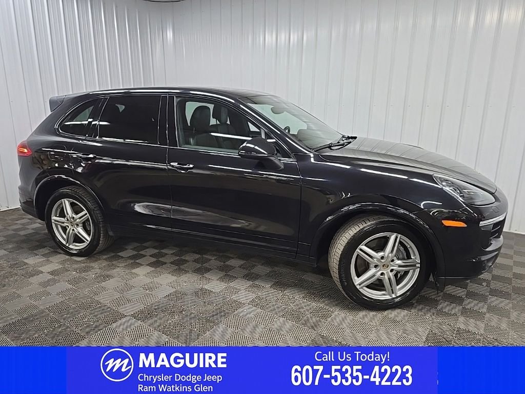 Used 2017 Moonlight Blue Metallic Porsche Base image 1