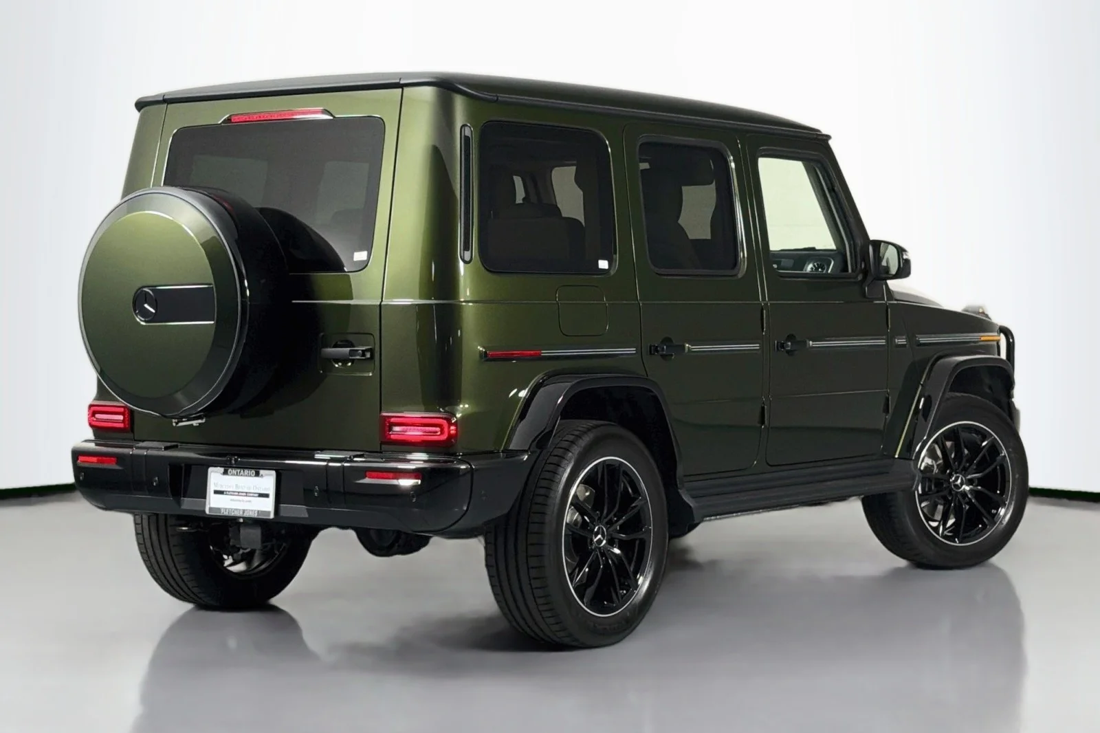 Certified Used 2025 MANUFAKTUR Olive Metallic Mercedes-Benz G 550 image 13