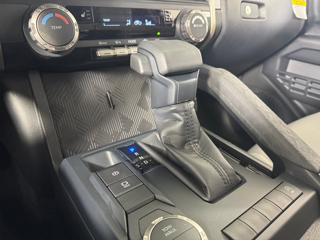 2025 Toyota Tacoma SR5 - Photo 17