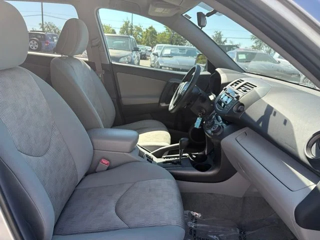 Used 2010 Silver Toyota Base image 28