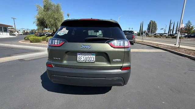 Used 2019 Green Jeep Latitude image 5