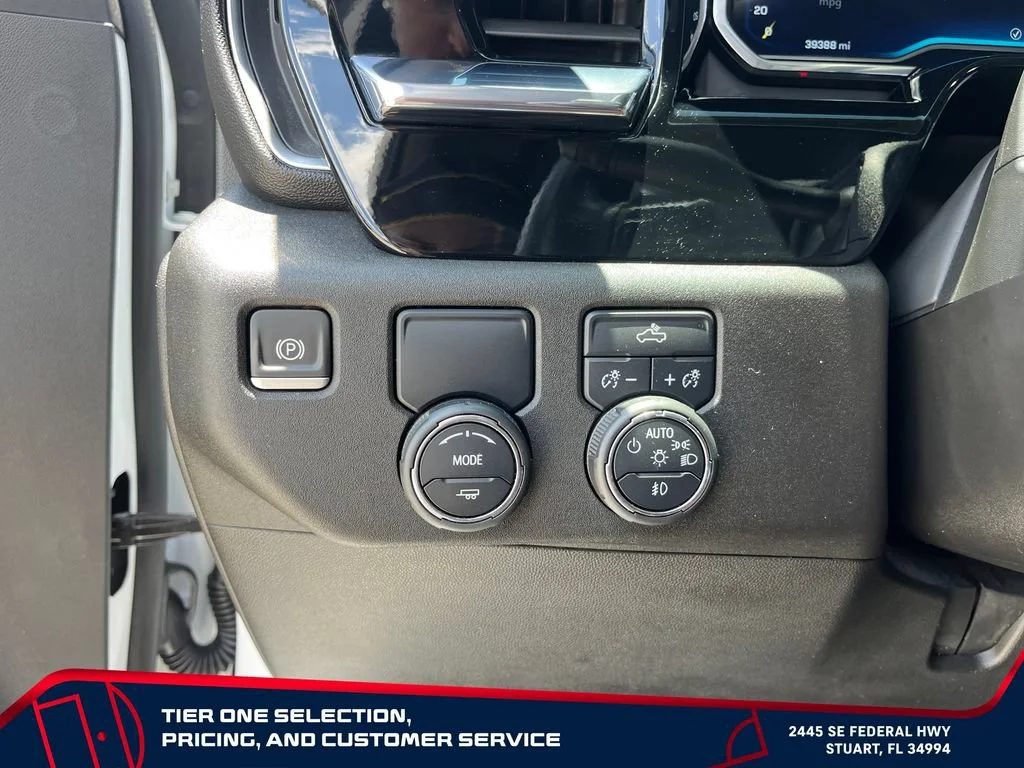 Used 2024 Summit White Chevrolet RST image 25
