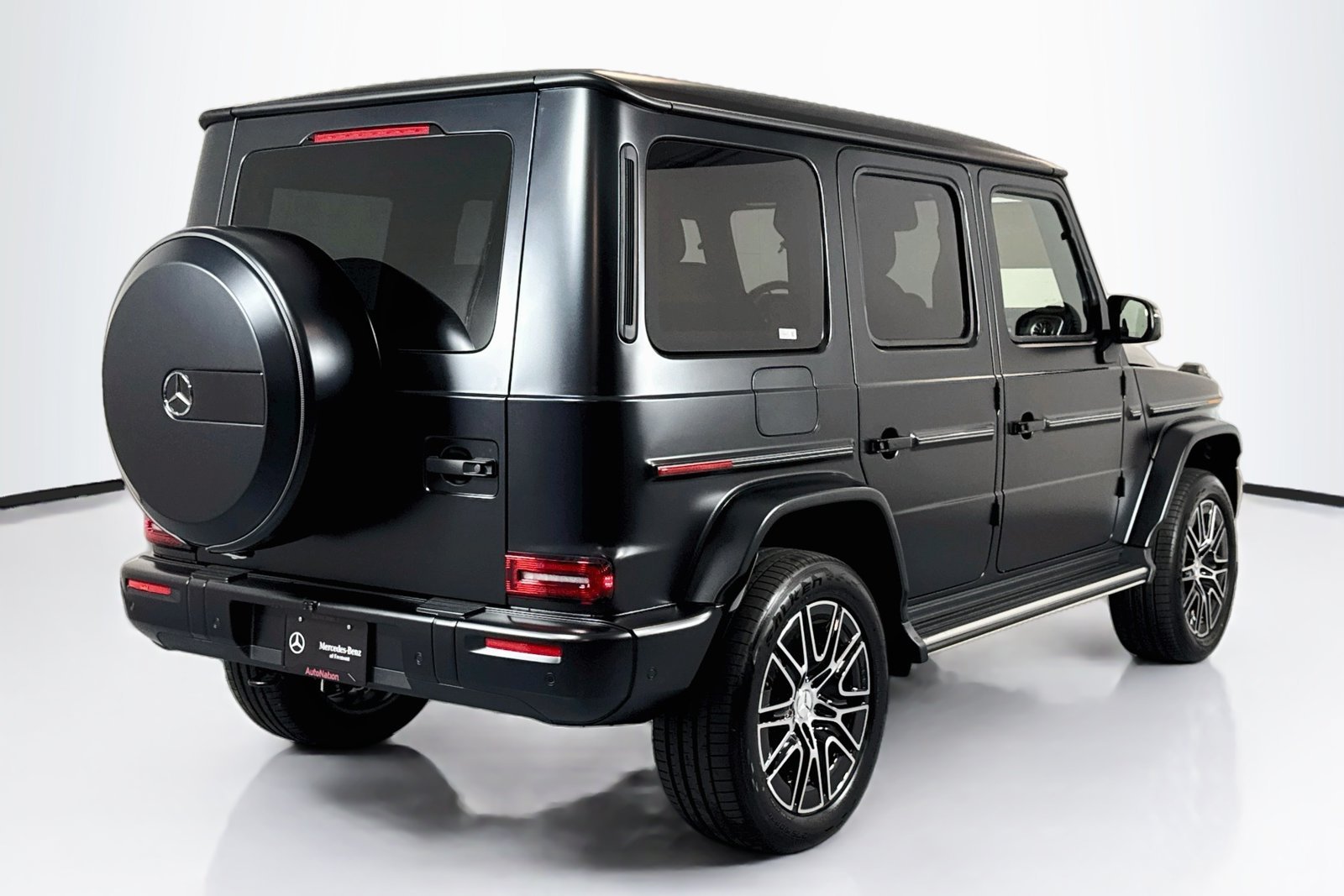 New 2027 MANUFAKTUR Night Black Magno Mercedes-Benz G 580e image 5