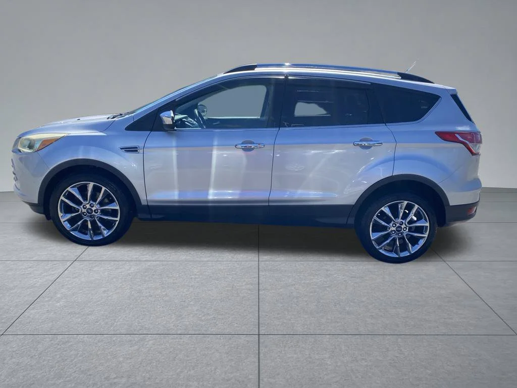 Used 2016 Silver Ford SE image 3