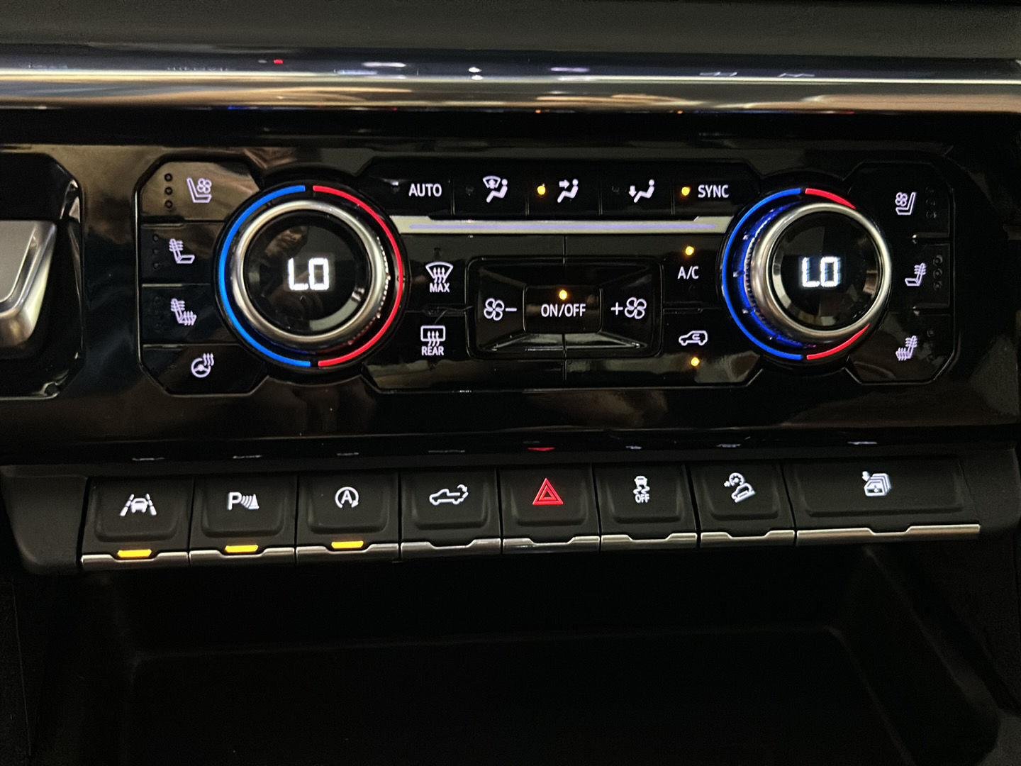 Used 2024 Onyx Black GMC Denali Ultimate image 21
