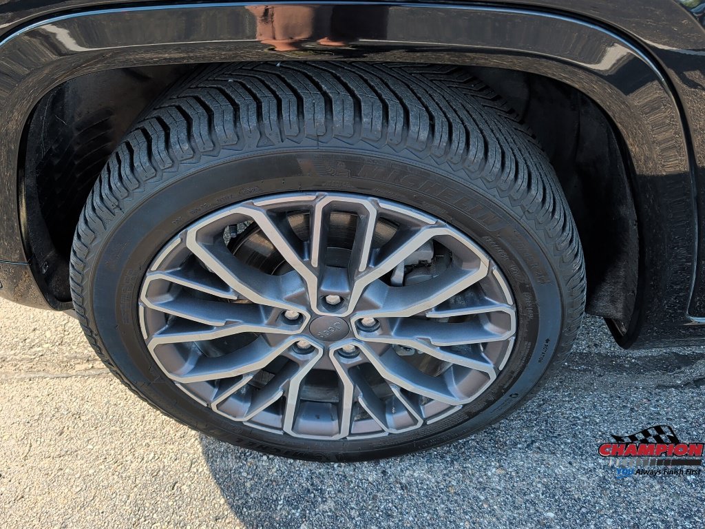 Used 2023 Black Jeep Summit image 12