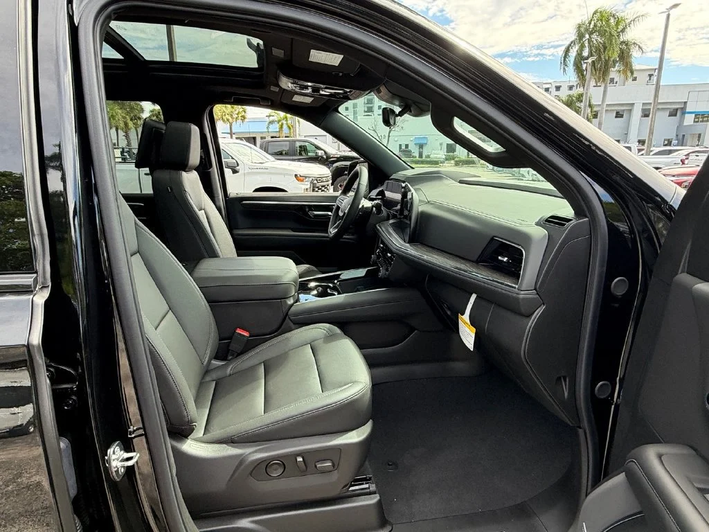 2026 Chevrolet Suburban Z71 - Photo 16