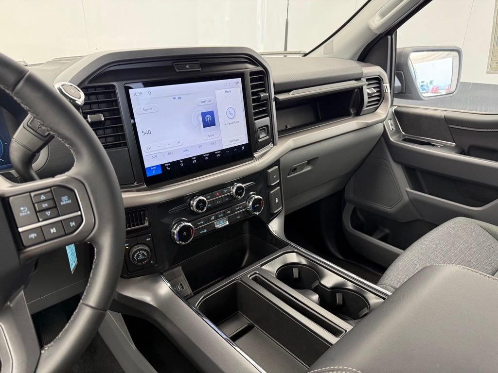 New 2026 Iconic Silver Metallic Ford XLT image 5